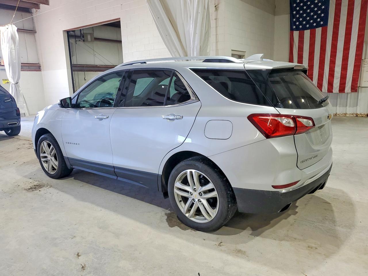 2018 Chevrolet Equinox Premier - zdjęcie 2