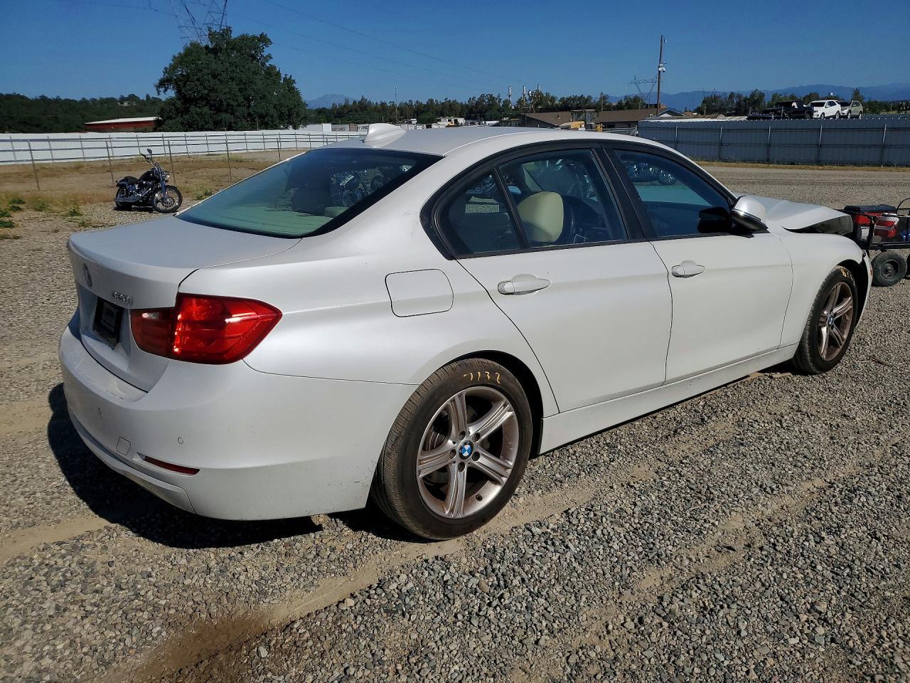 2013 BMW 320 I - zdjęcie 3
