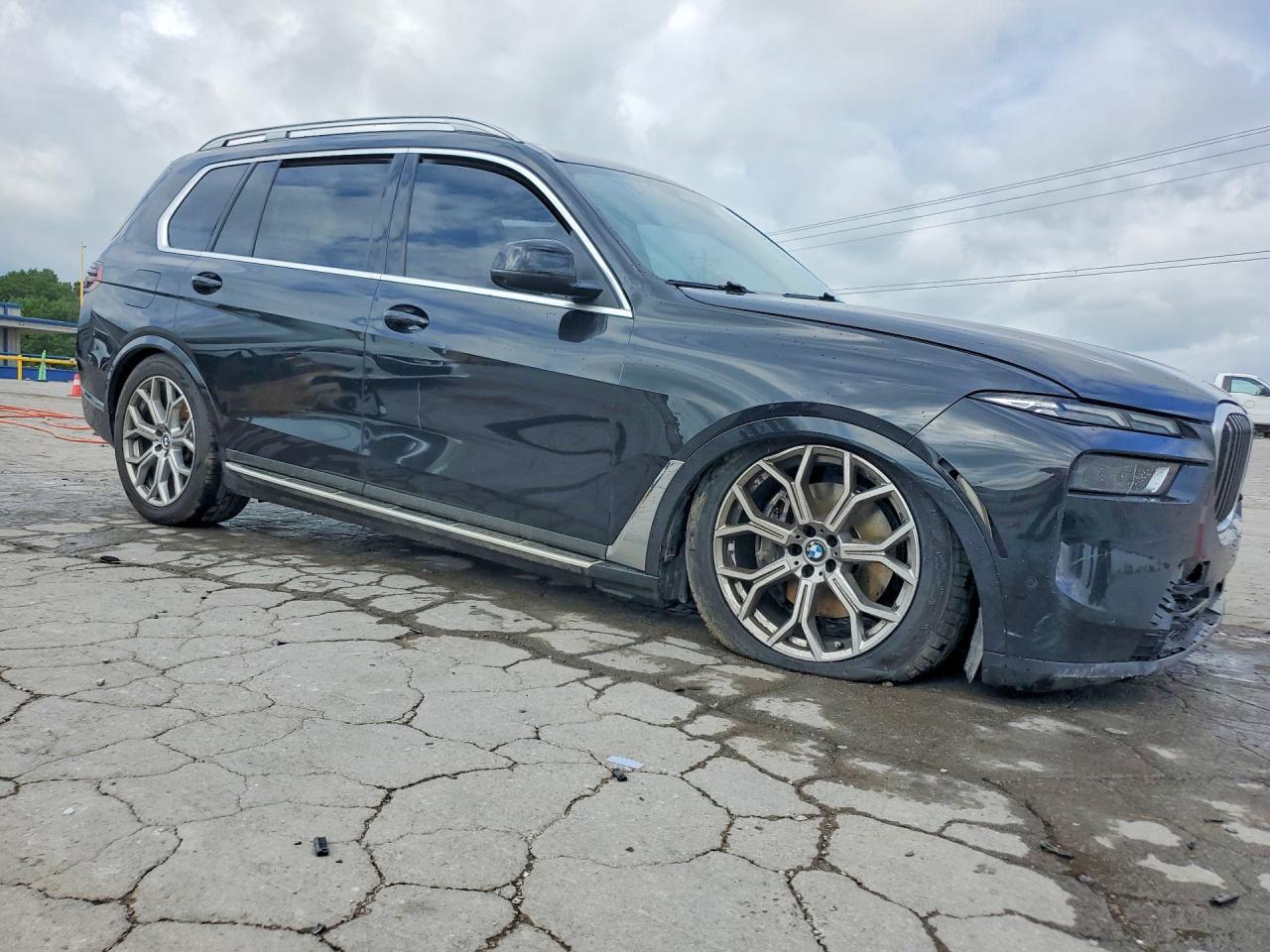 2023 BMW X7 xDrive40I - zdjęcie 4