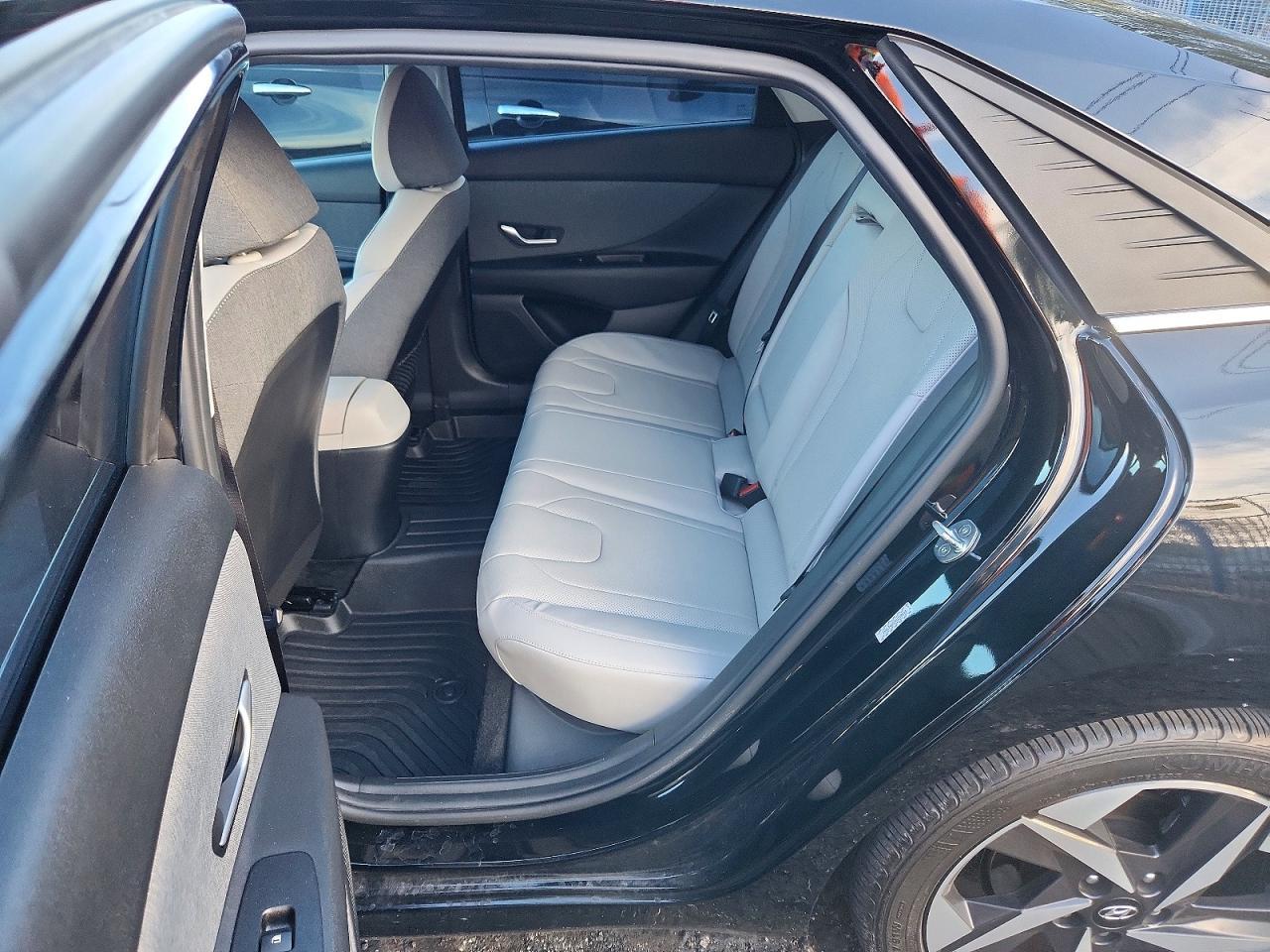 2022 Hyundai Elantra Limited - zdjęcie 10