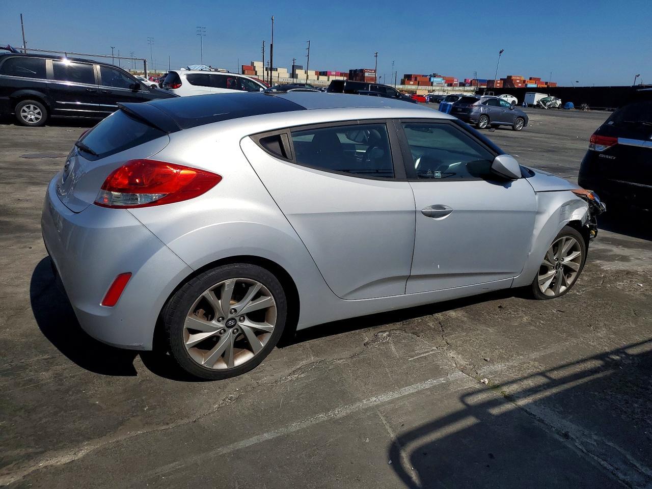 2016 Hyundai Veloster Base - zdjęcie 3