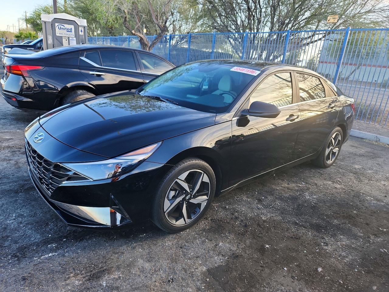2022 Hyundai Elantra Limited - zdjęcie główne