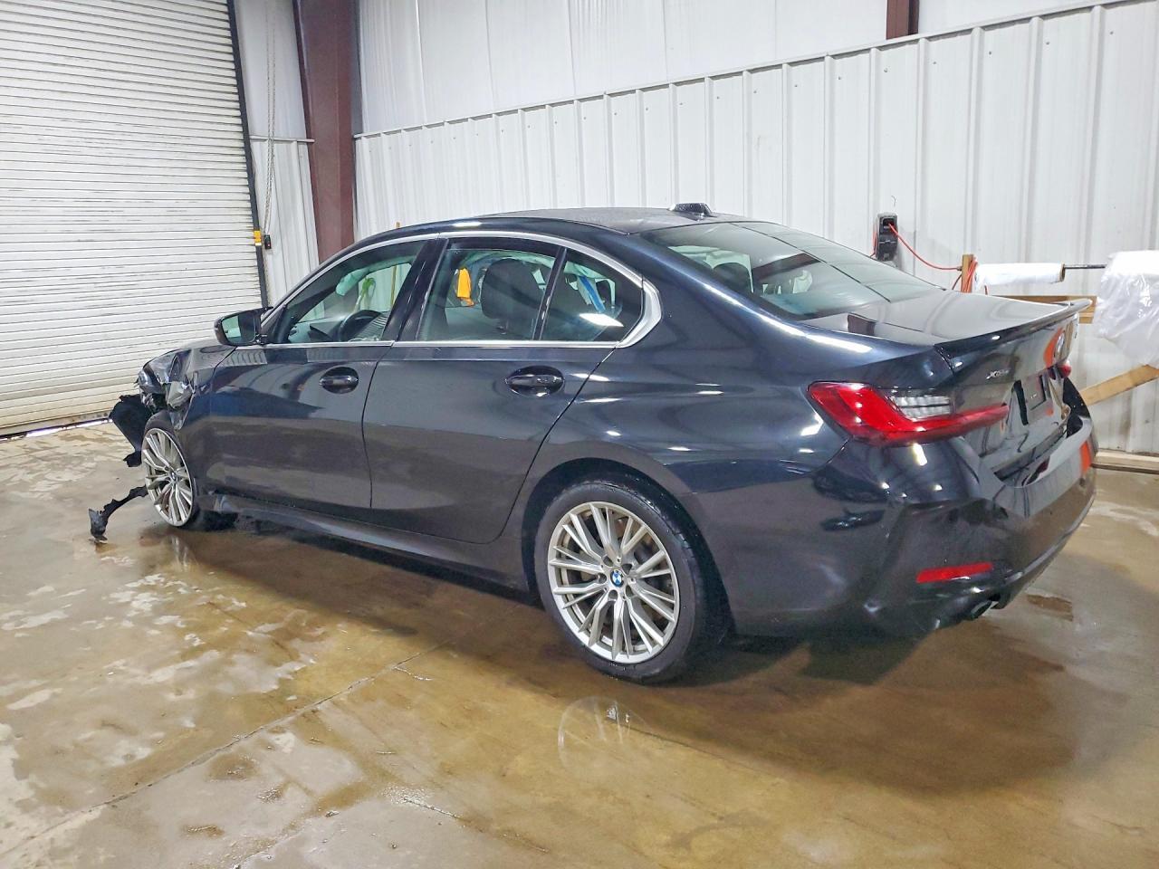 2024 BMW 330Xi - zdjęcie 2