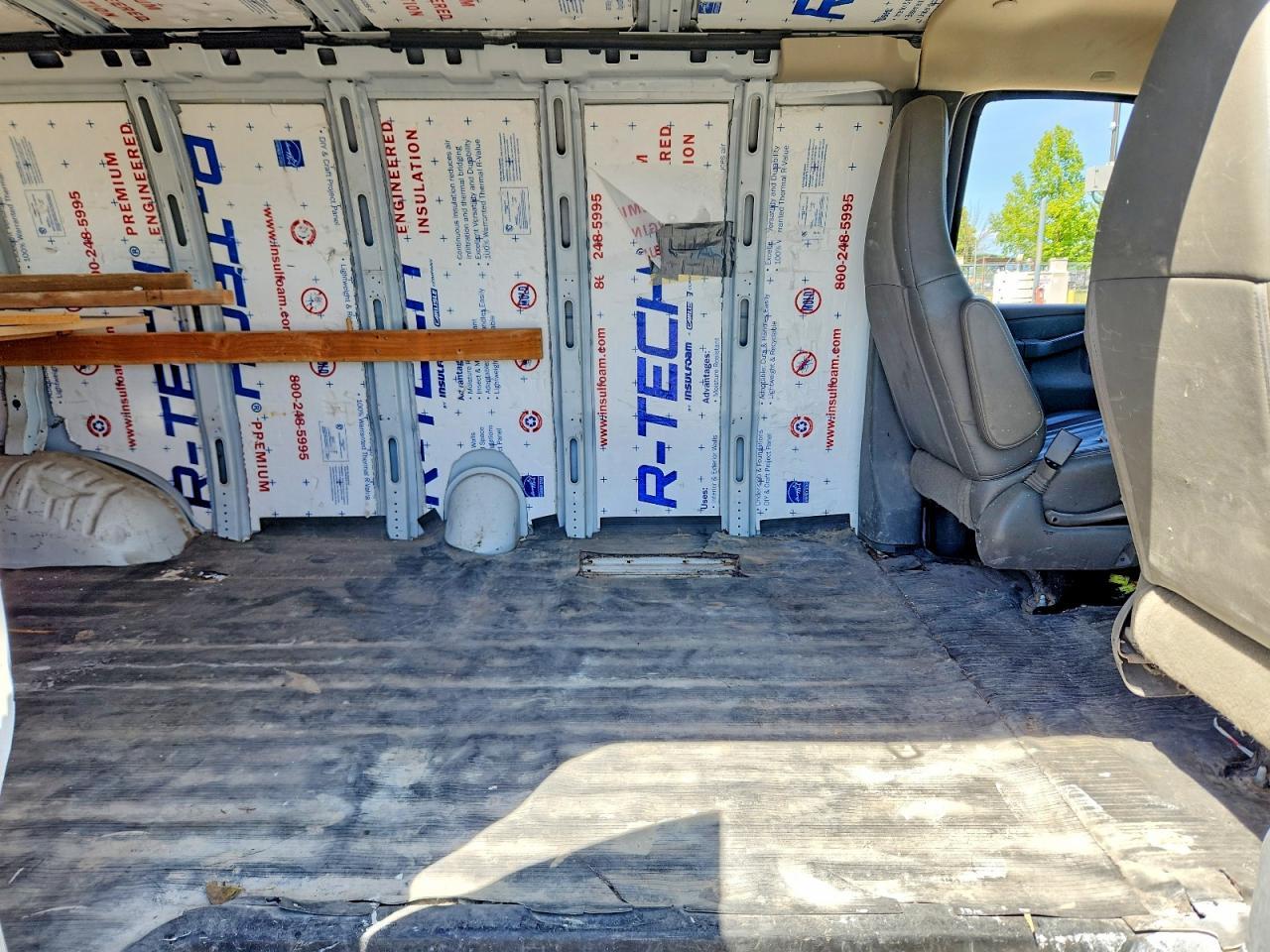 2017 Chevrolet Express 2500 1Wt - zdjęcie 10