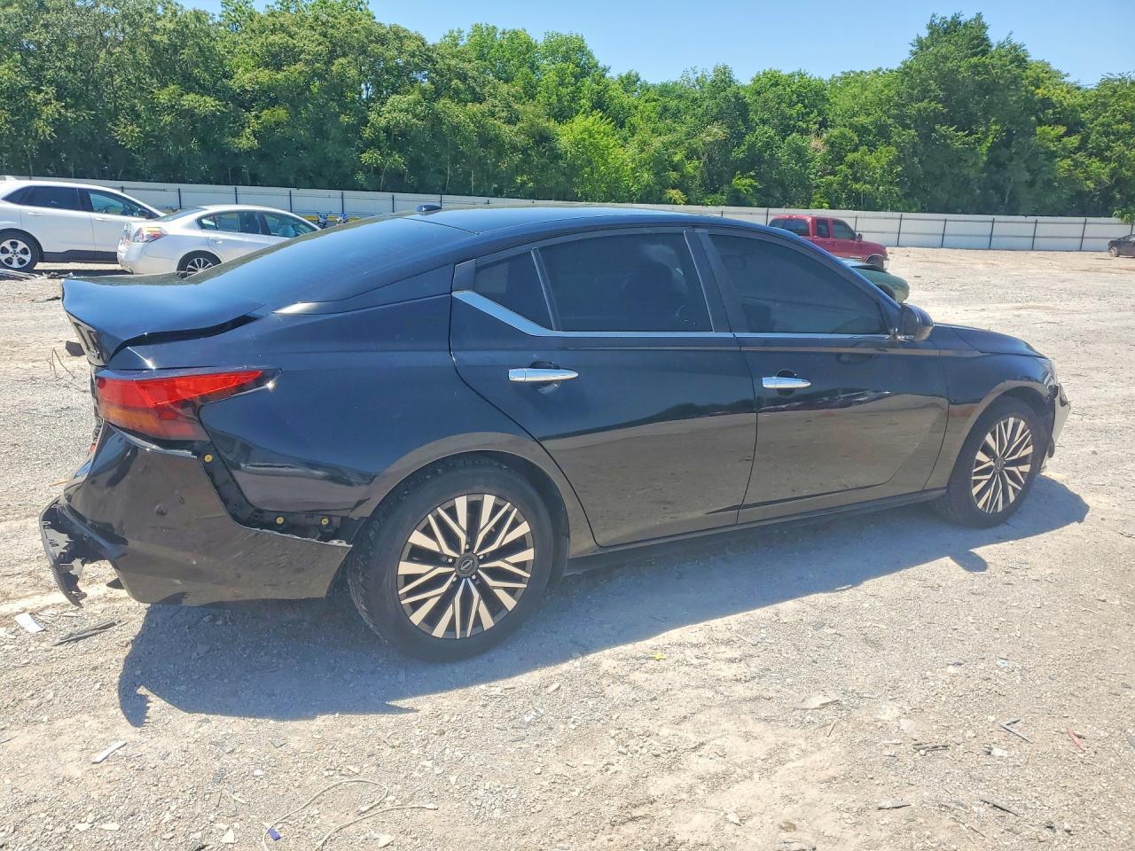 2023 Nissan Altima - zdjęcie 3