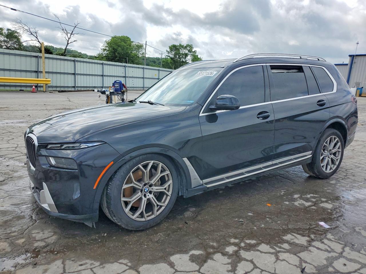 2023 BMW X7 xDrive40I - zdjęcie główne