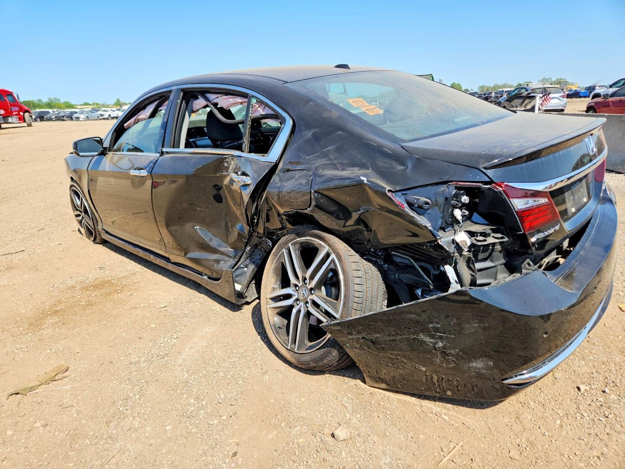 2017 Honda Accord Touring - zdjęcie 2