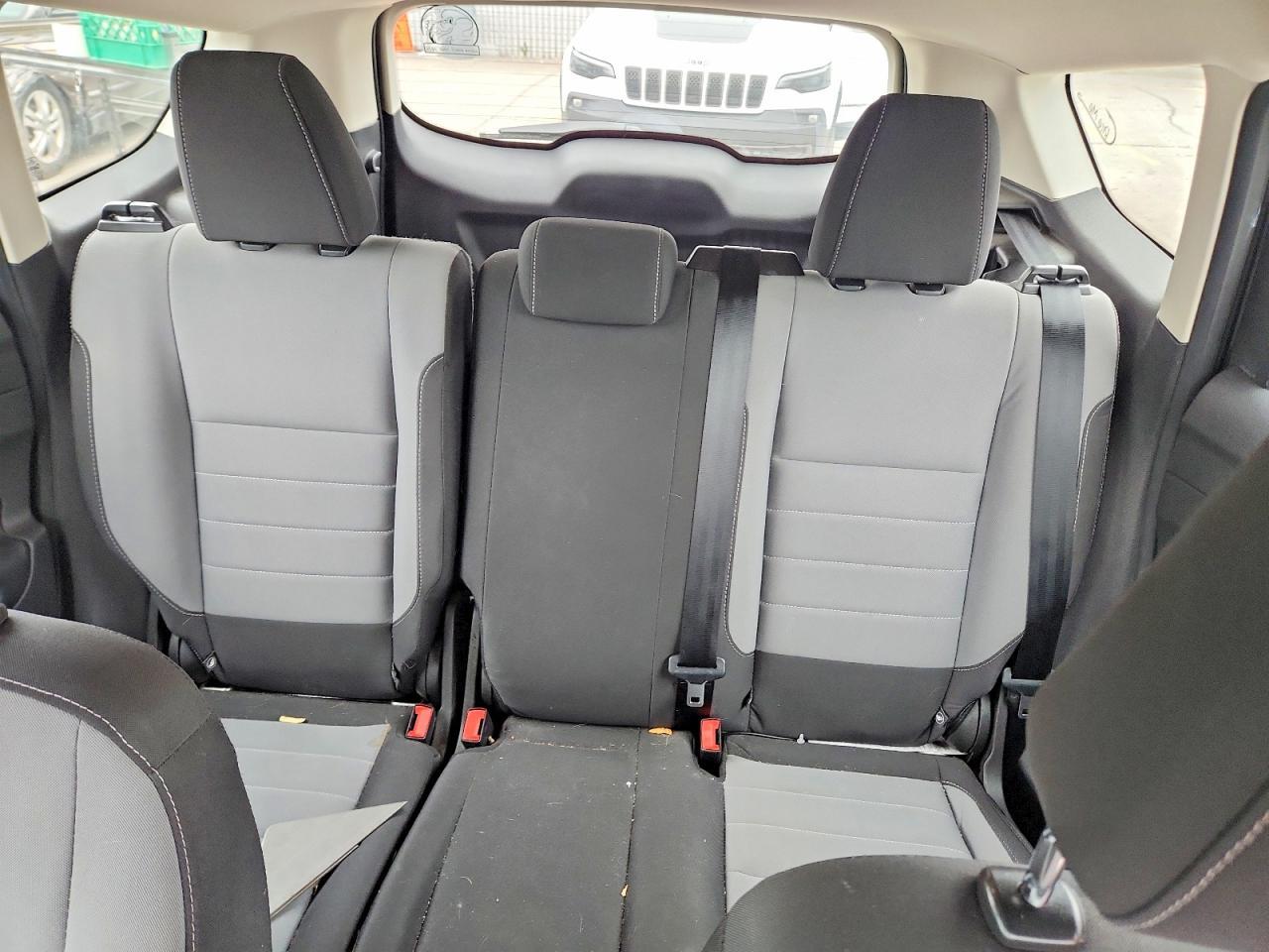 2019 Ford Escape S - zdjęcie 10