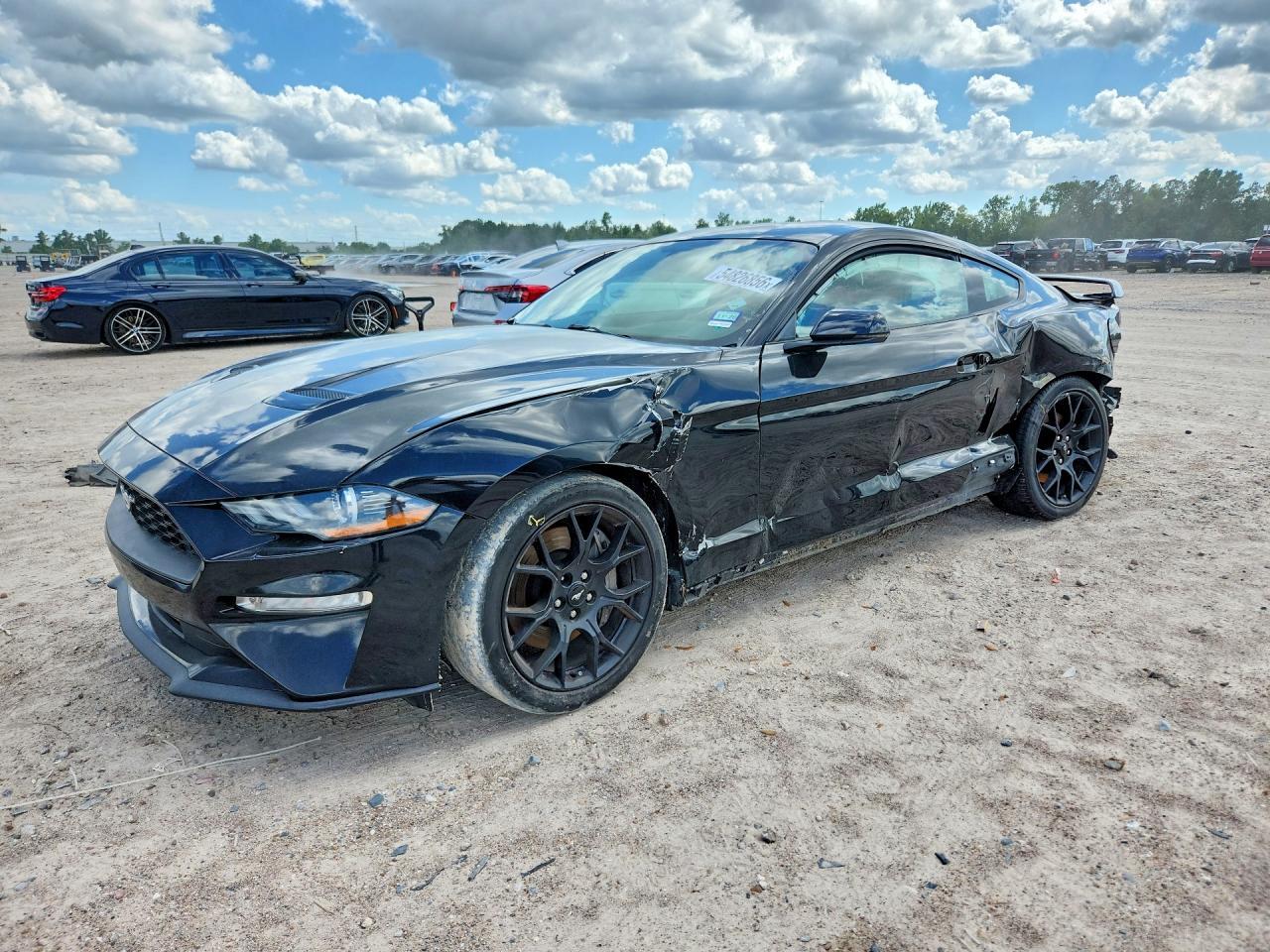 Ford Mustang - zdjęcie 1