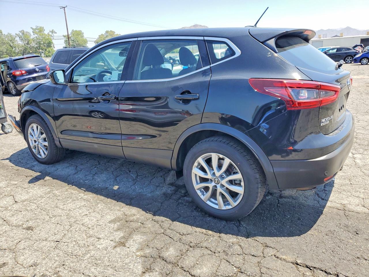 2022 Nissan Rogue Sport S - zdjęcie 2