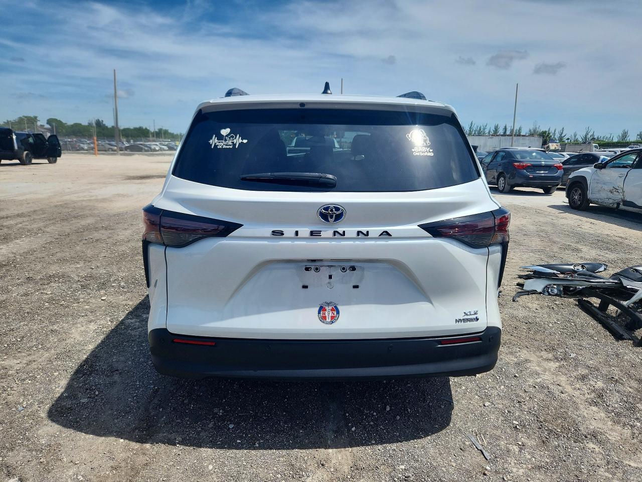 2024 Toyota Sienna Xle - zdjęcie 6