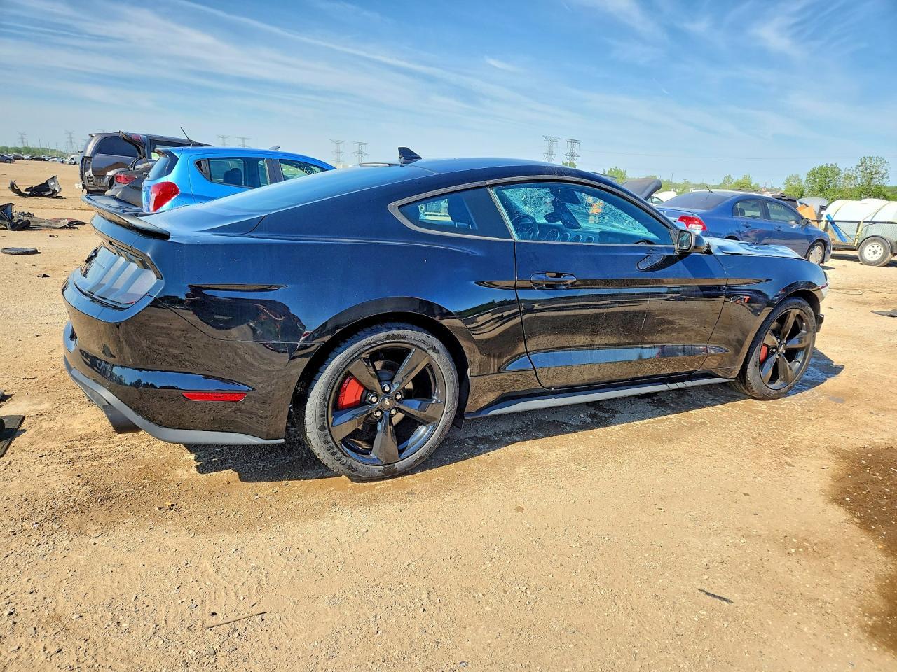 2022 Ford Mustang - zdjęcie 3