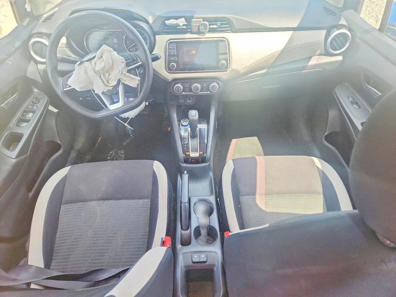 2022 Nissan Versa Sv - zdjęcie 8