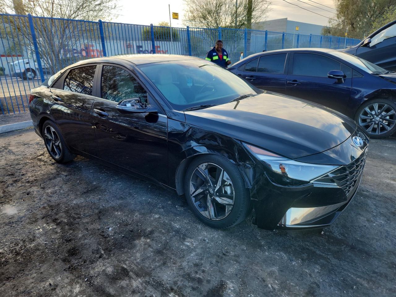 2022 Hyundai Elantra Limited - zdjęcie 4