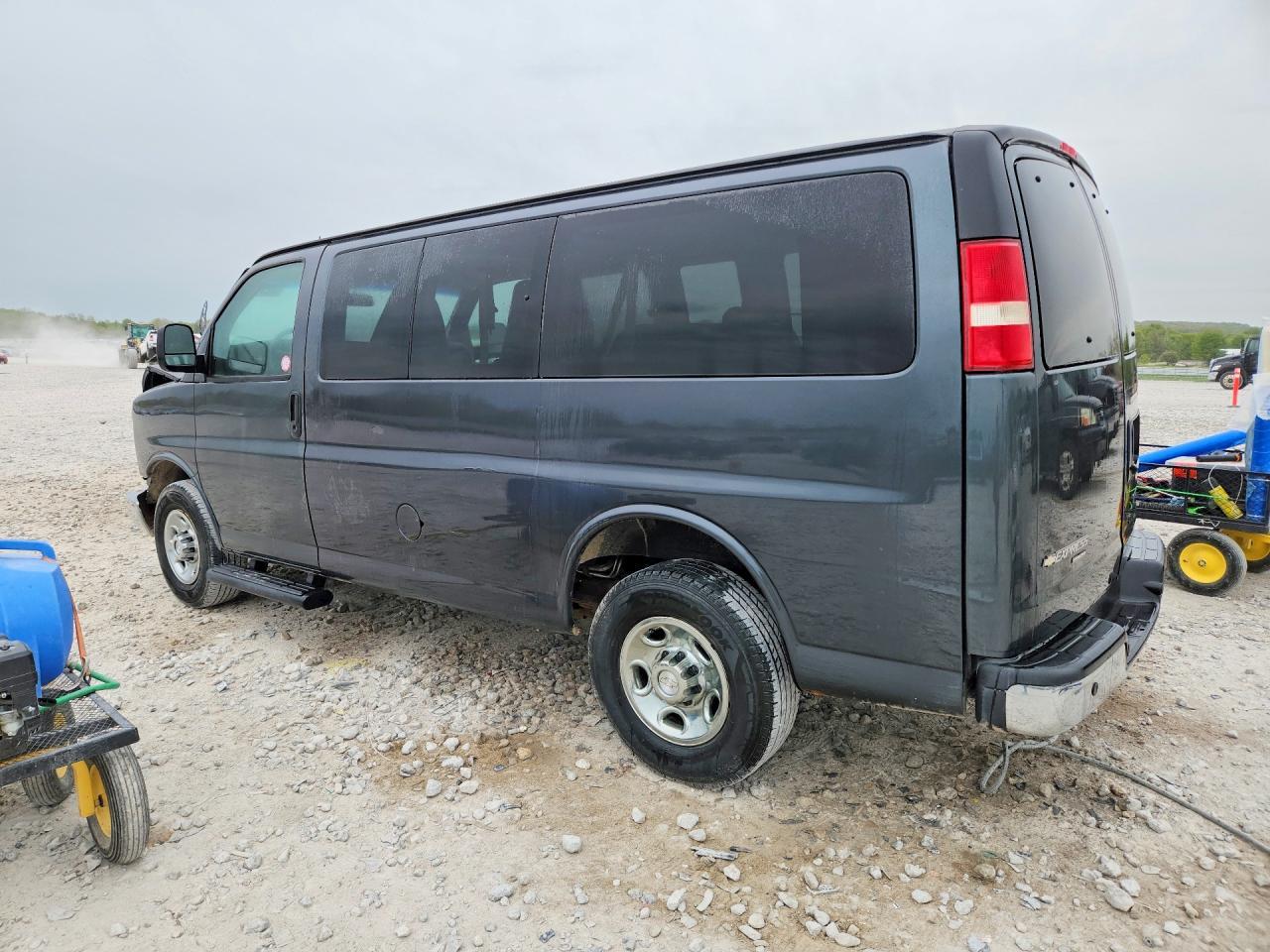 2014 Chevrolet Express G3500 Ls - zdjęcie 2