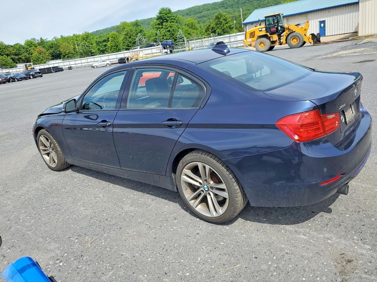 2014 BMW 335 Xi - zdjęcie 2