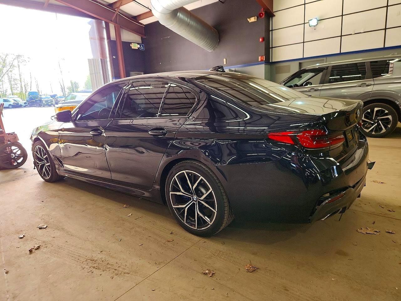 2021 BMW 540 Xi - zdjęcie 2