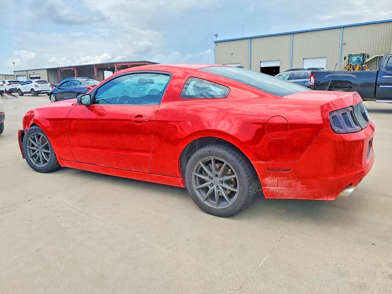 2013 Ford Mustang - zdjęcie 2