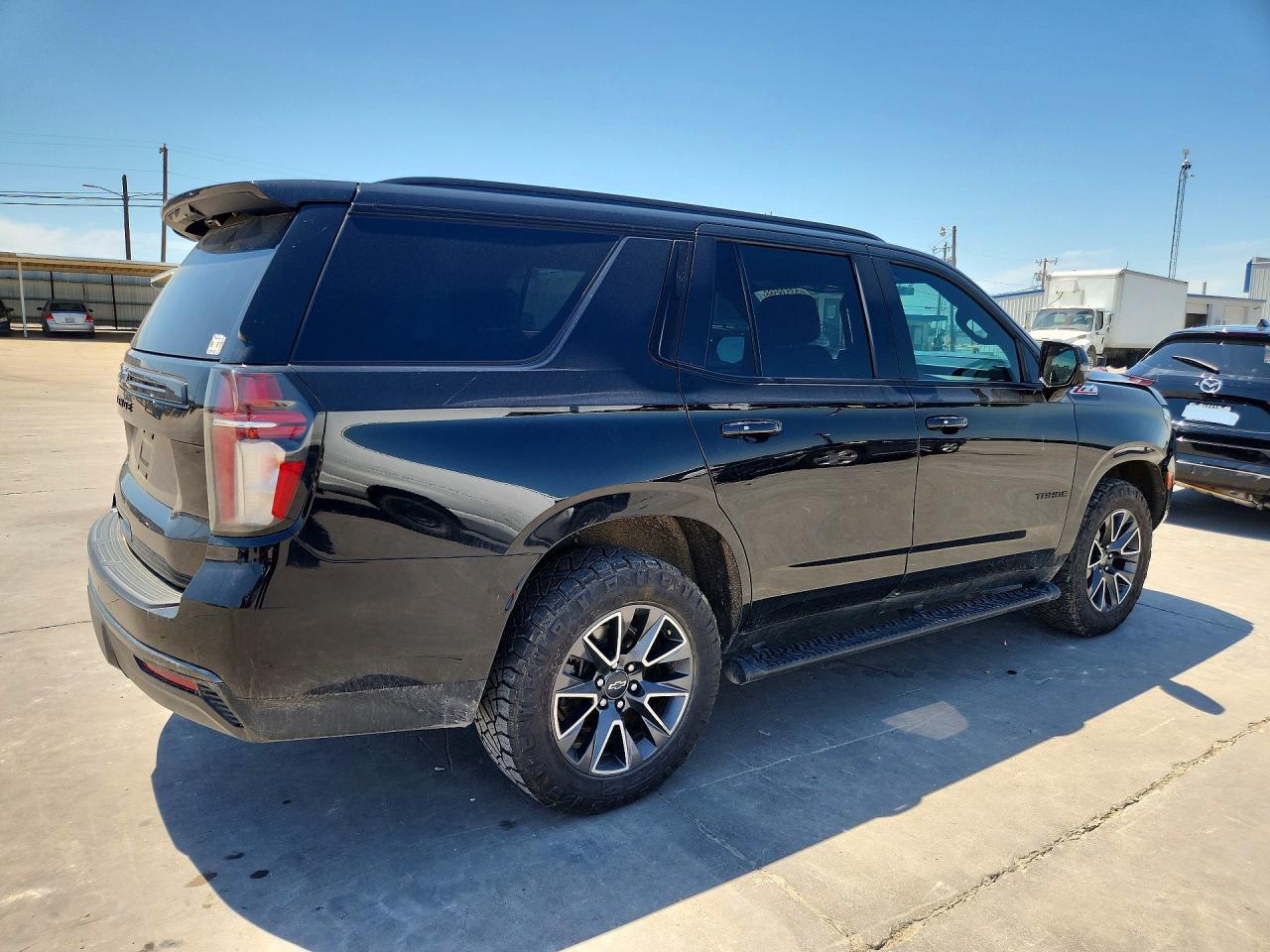 2021 Chevrolet Tahoe K1500 Z71 - zdjęcie 3