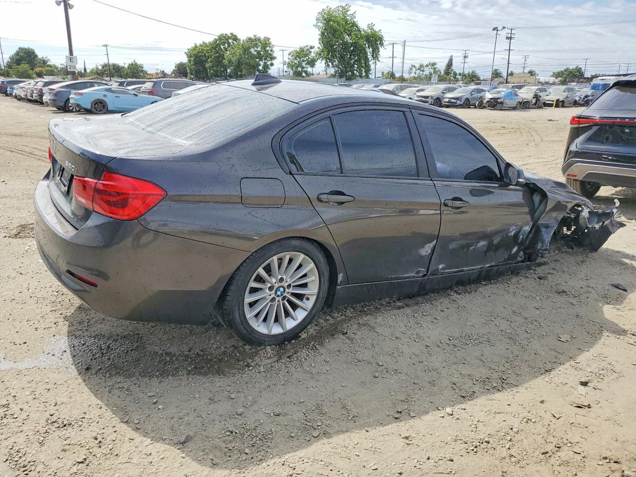 2016 BMW 320 I - zdjęcie 3