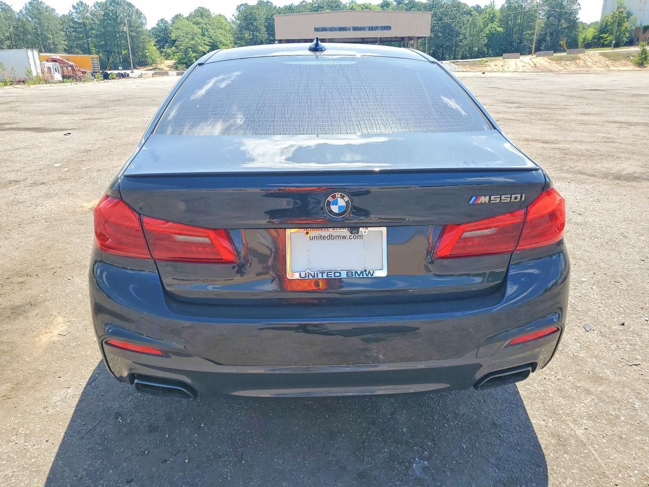 2020 BMW M550Xi - zdjęcie 6
