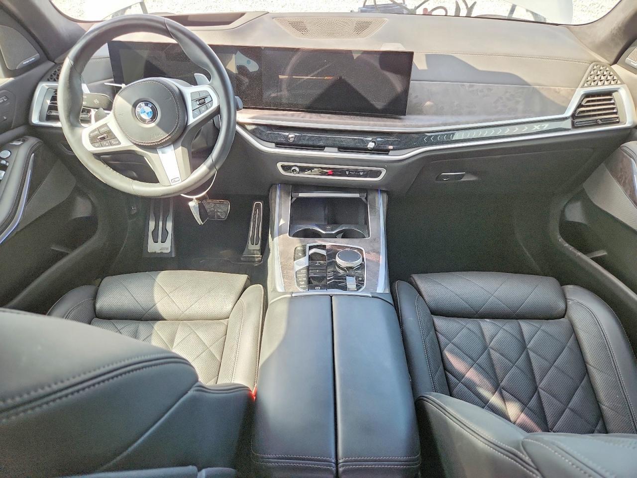 2023 BMW X7 xDrive40I - zdjęcie 8