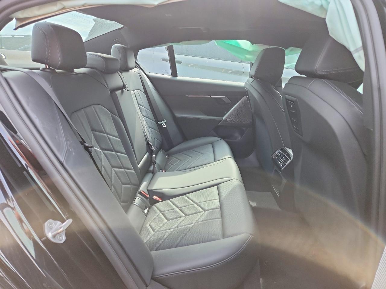 2025 BMW 540 Xi - zdjęcie 10