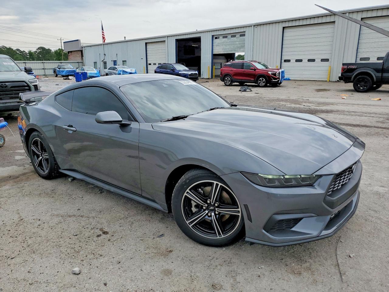 2025 Ford Mustang - zdjęcie 4
