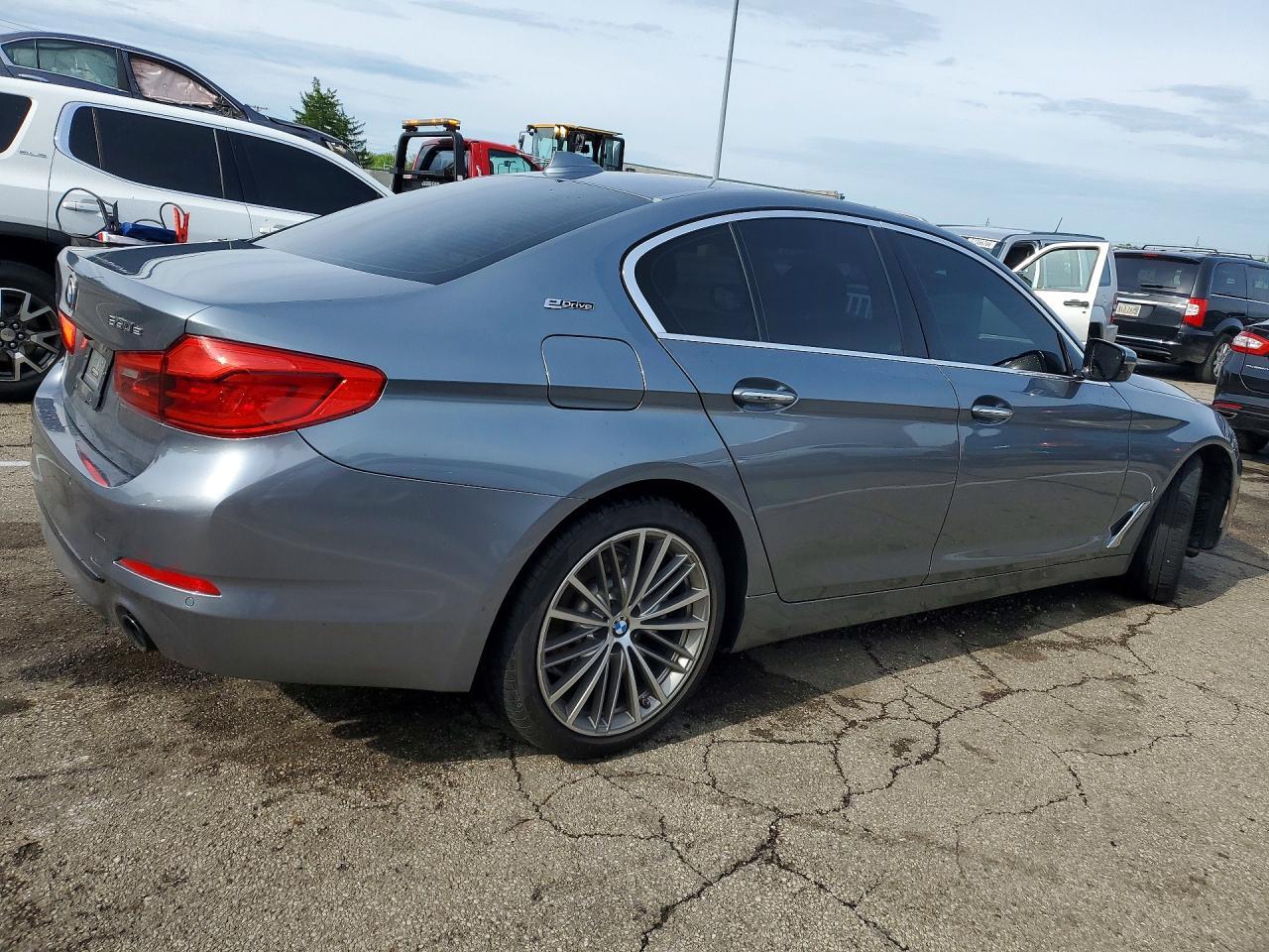 2018 BMW 530E - zdjęcie 3