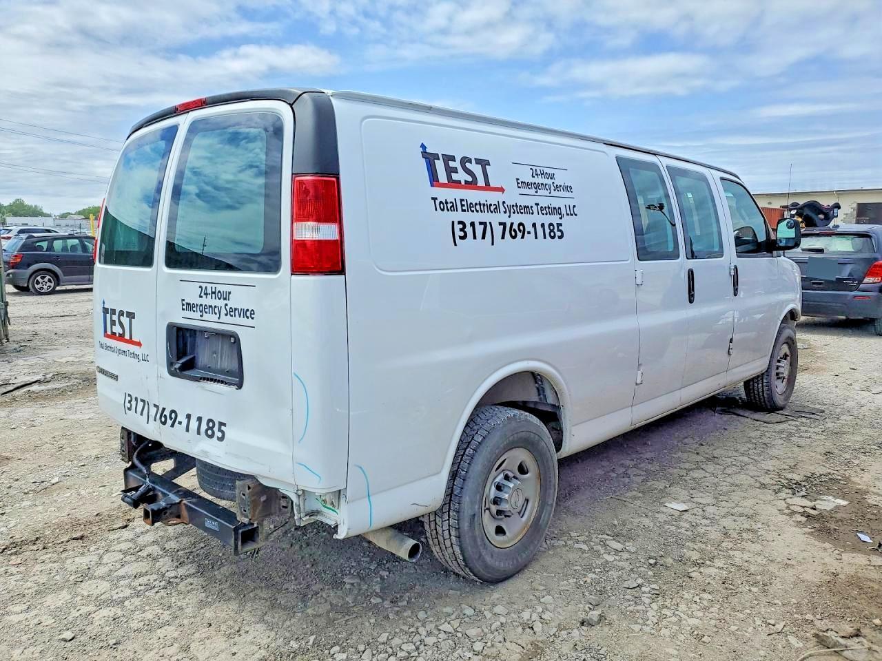 2020 Chevrolet Express G2500 - zdjęcie 3
