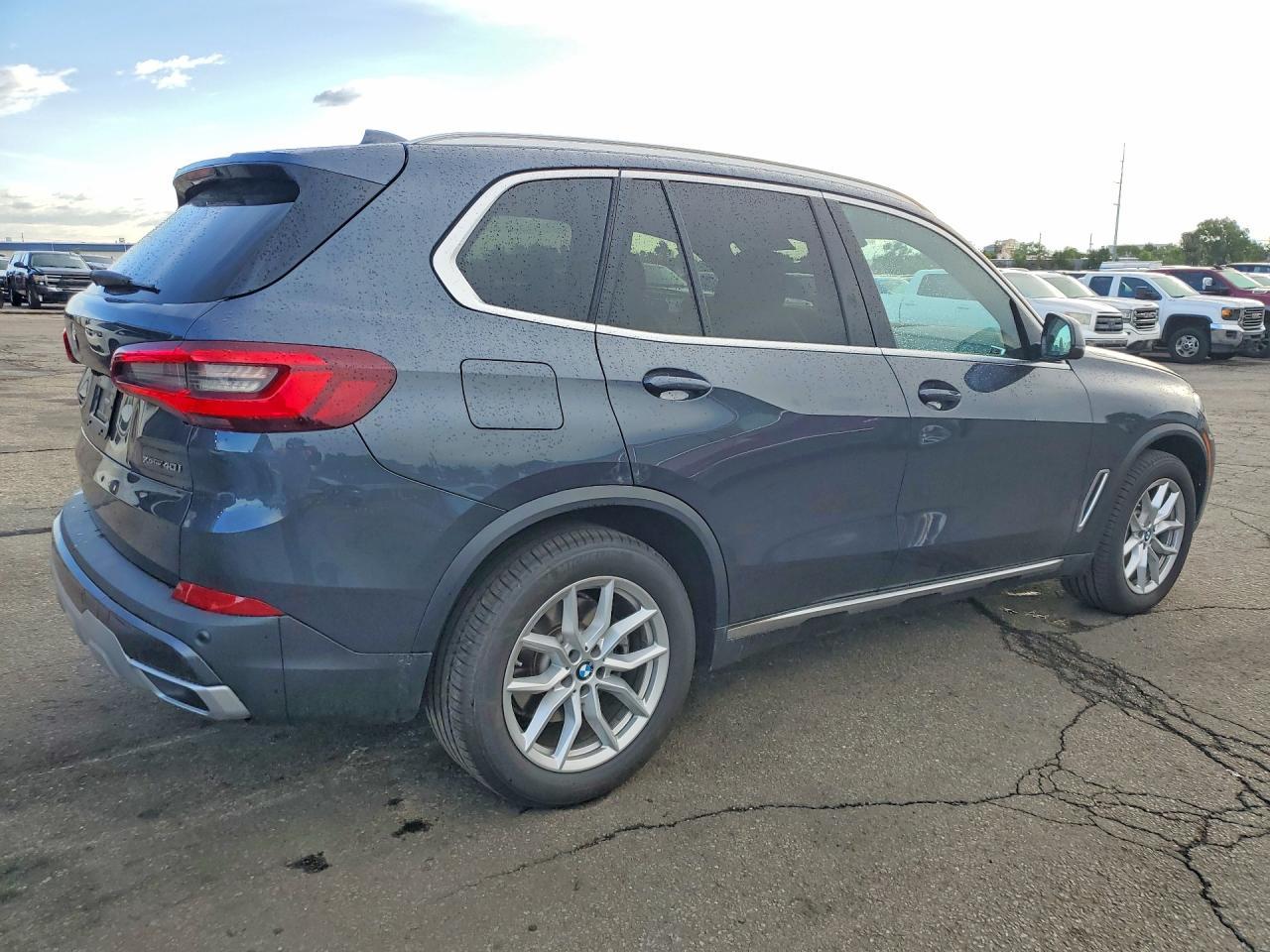 2021 BMW X5 xDrive40I - zdjęcie 3