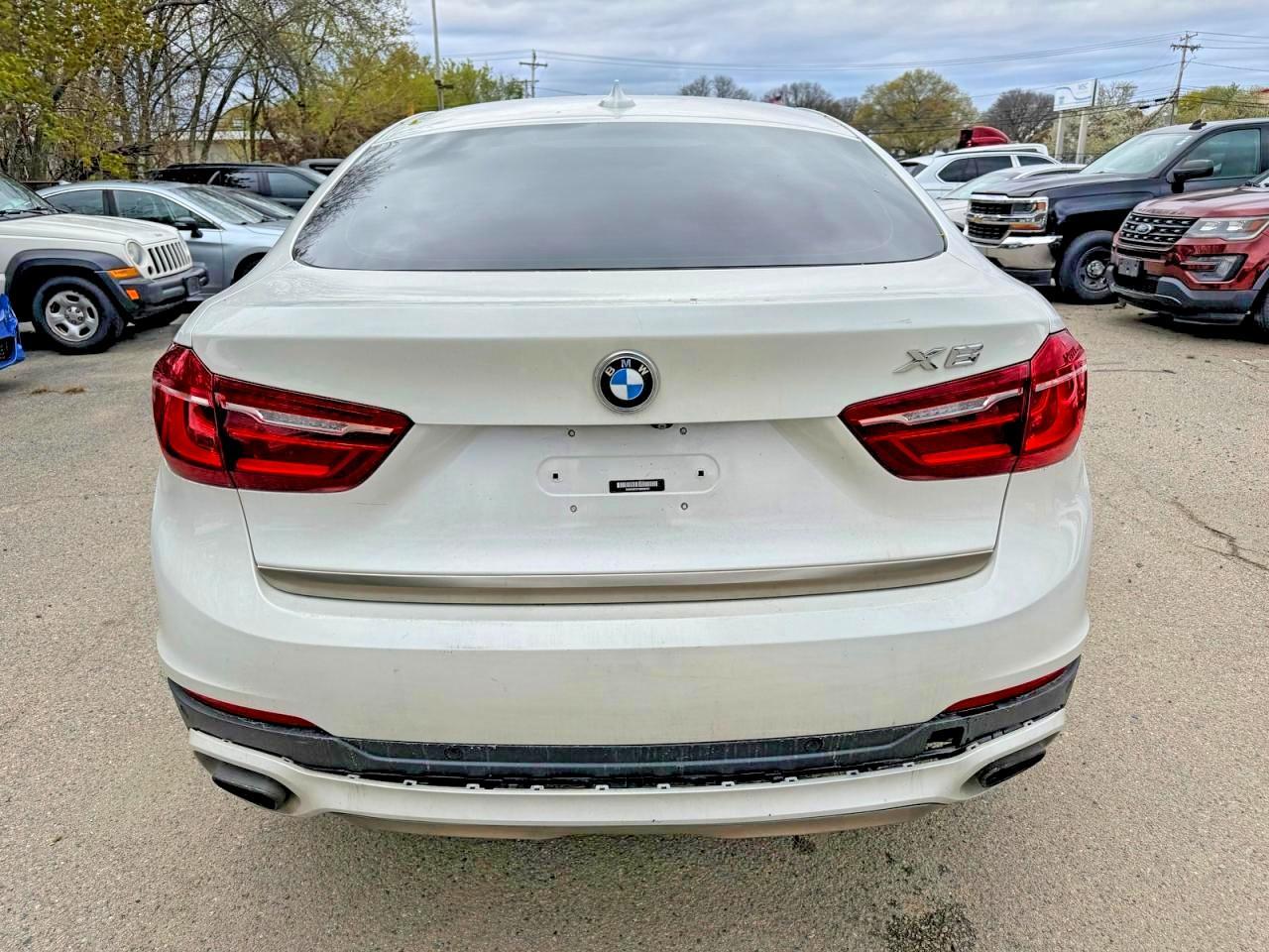 2017 BMW X6 xDrive50I - zdjęcie 13