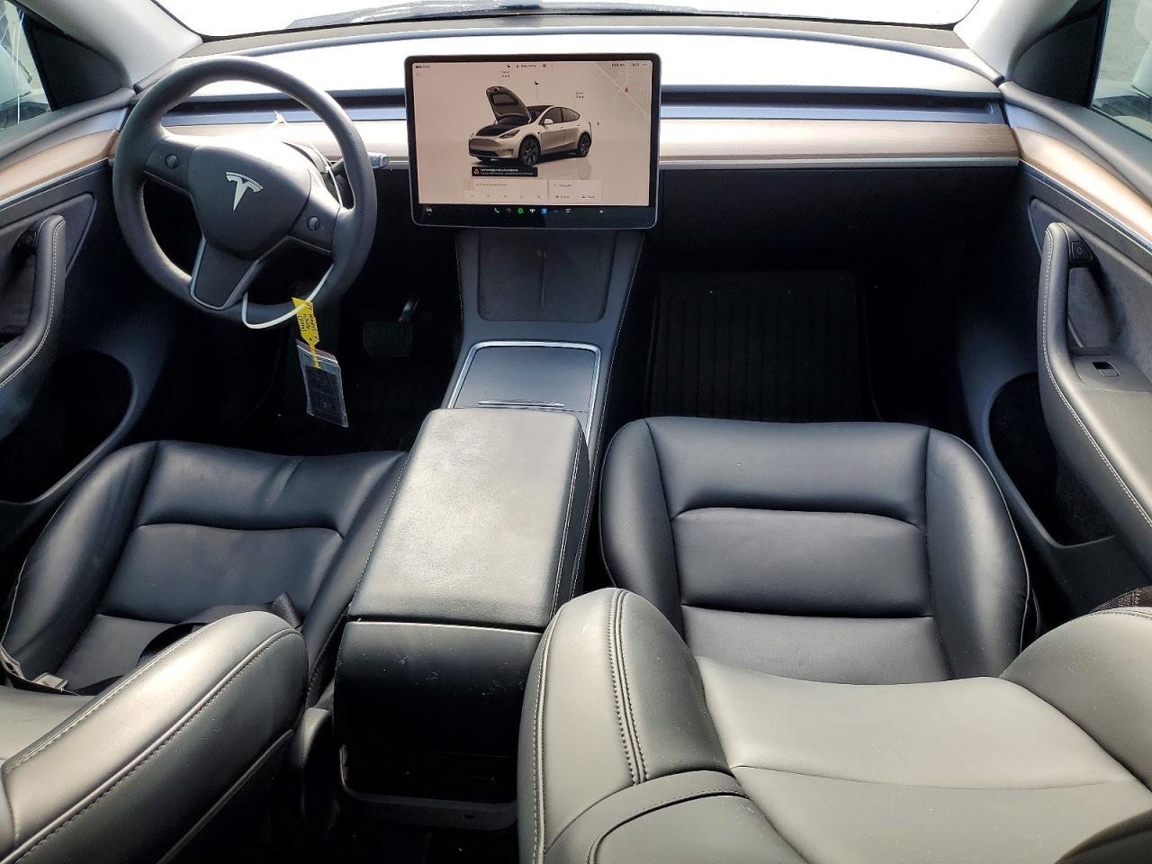 2024 Tesla Model Y - zdjęcie 8