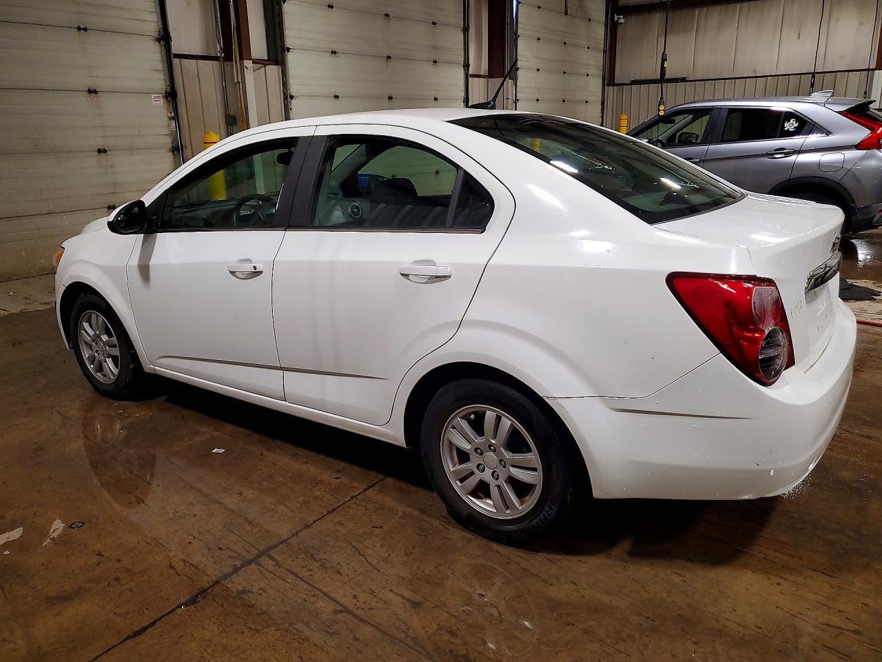 2014 Chevrolet Sonic Lt - zdjęcie 2