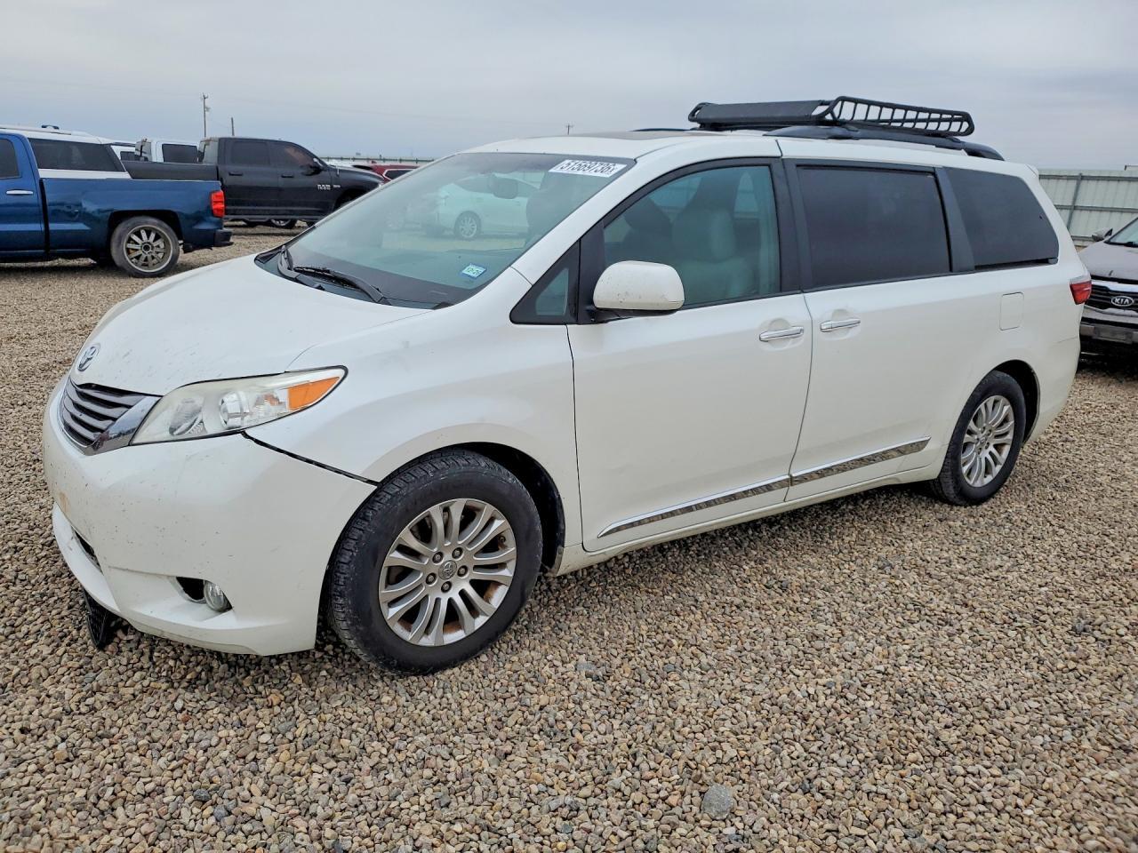 2015 Toyota Sienna Xle 8-Passenger - zdjęcie główne