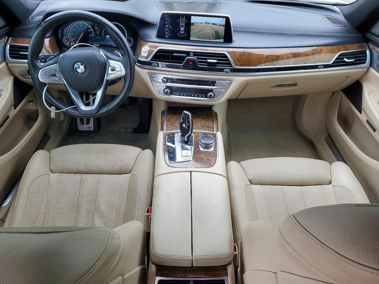 2016 BMW 740 I - zdjęcie 8