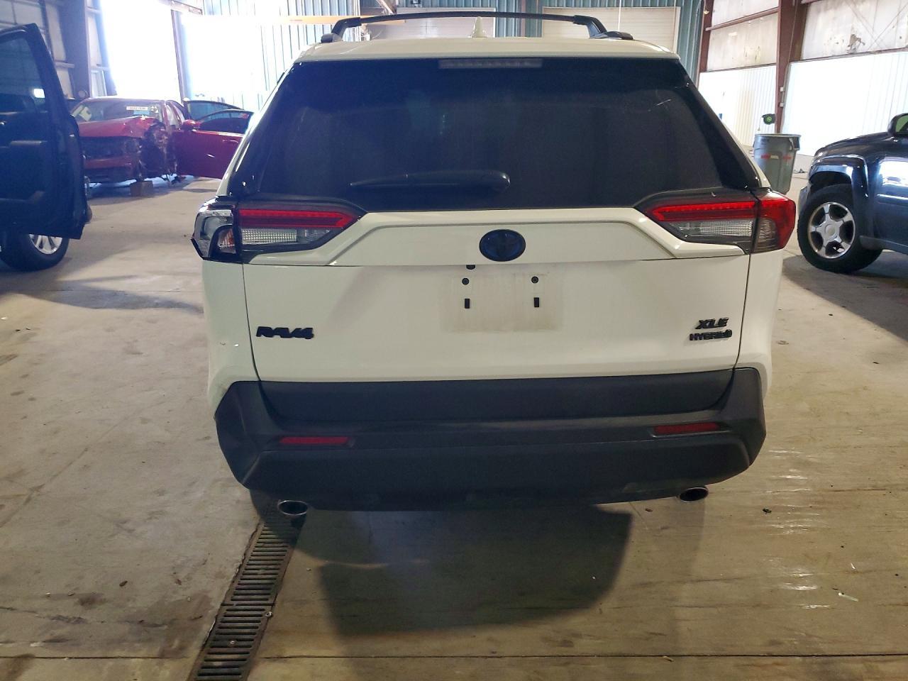 2024 Toyota Rav4 Hybrid Xle - zdjęcie 6