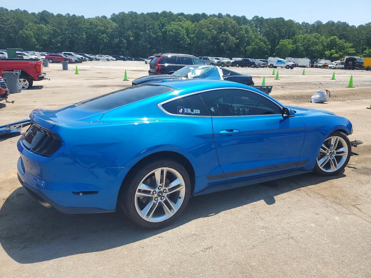 2019 Ford Mustang - zdjęcie 3
