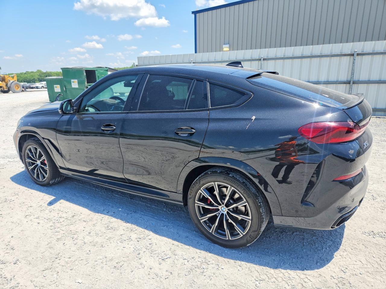 2022 BMW X6 xDrive40I - zdjęcie 2