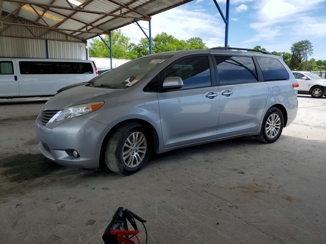 2014 Toyota Sienna Xle 8-Passenger - zdjęcie główne