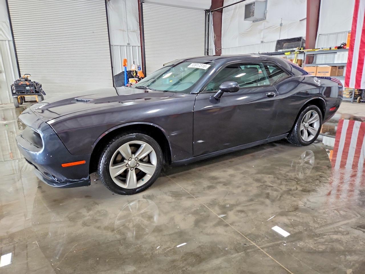 2016 Dodge Challenger Sxt - zdjęcie główne