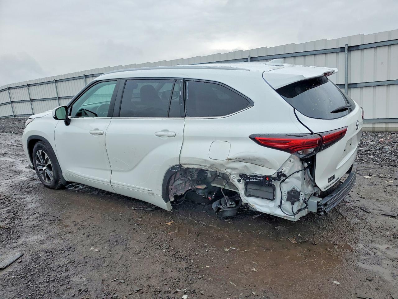 2023 Toyota Highlander Xle - zdjęcie 2