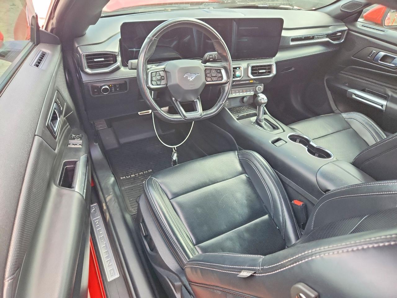 2024 Ford Mustang - zdjęcie 8