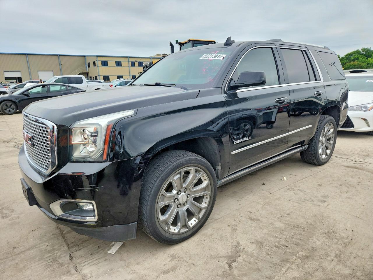 2016 GMC Yukon Denali - zdjęcie główne
