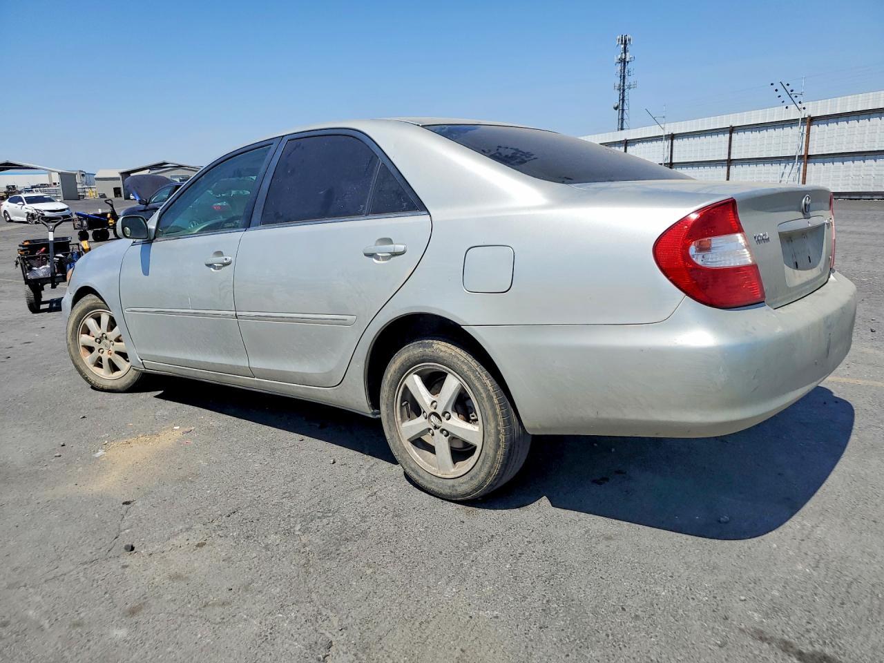 Toyota Camry - zdjęcie 2