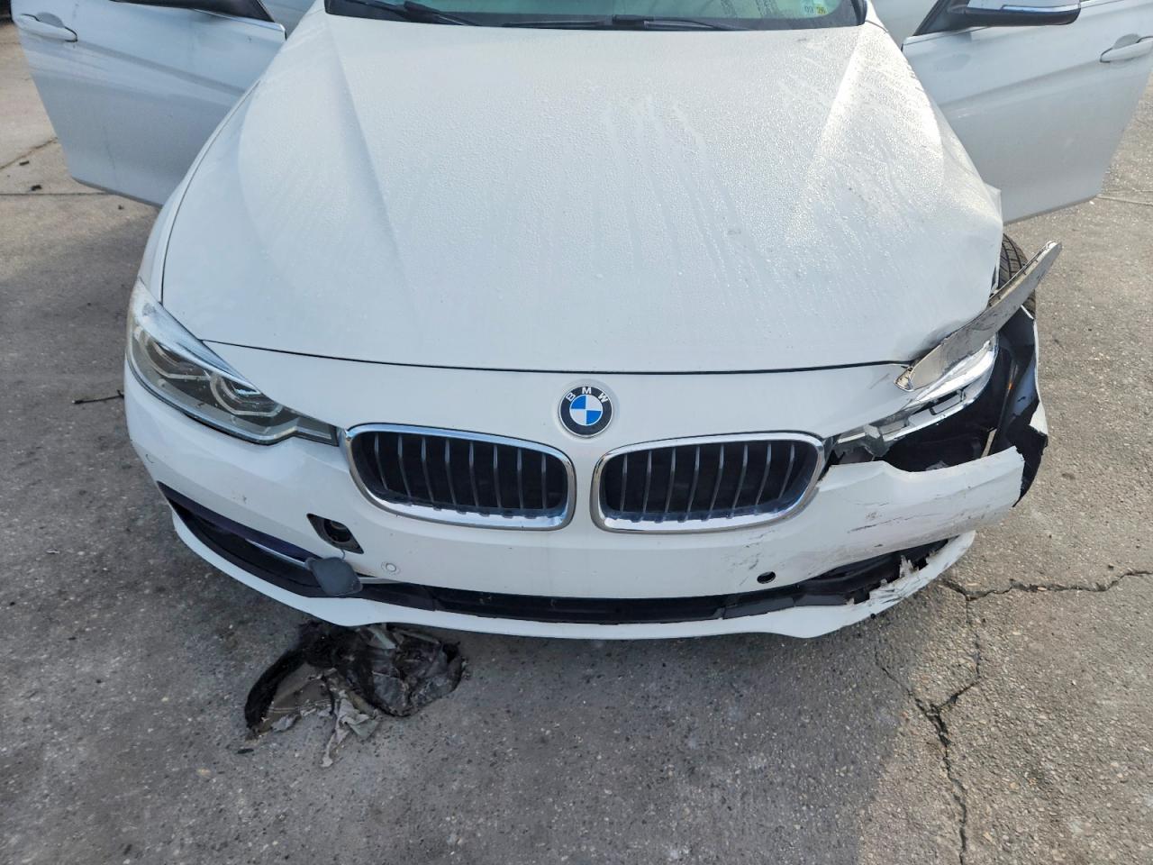 2017 BMW 330 I - zdjęcie 11