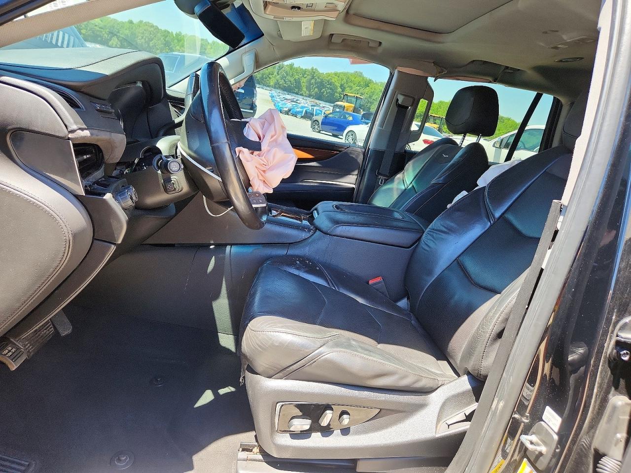 2019 Cadillac Escalade Luxury - zdjęcie 7