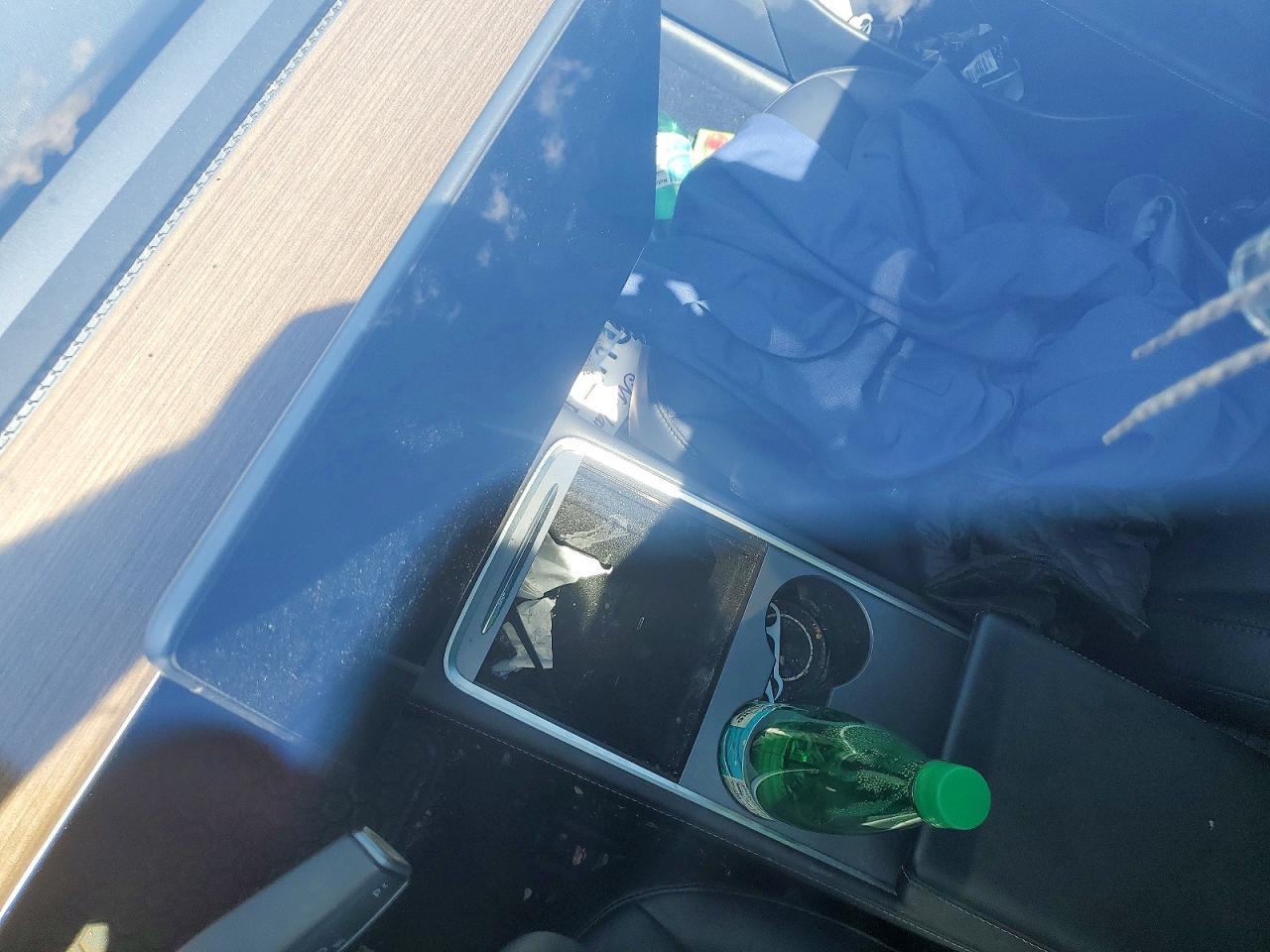 2022 Tesla Model 3 - zdjęcie 9