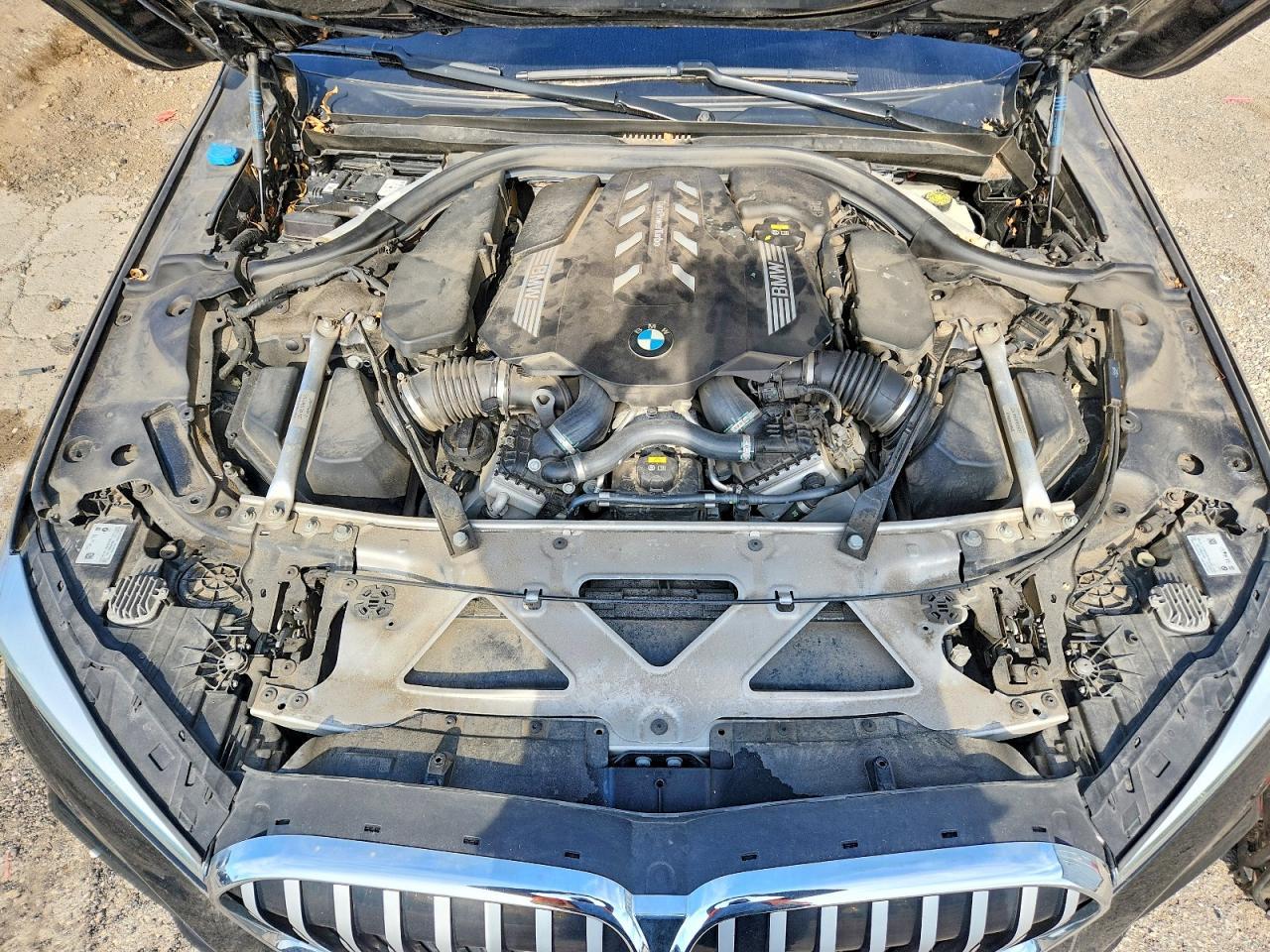 2020 BMW 750 Xi - zdjęcie 11