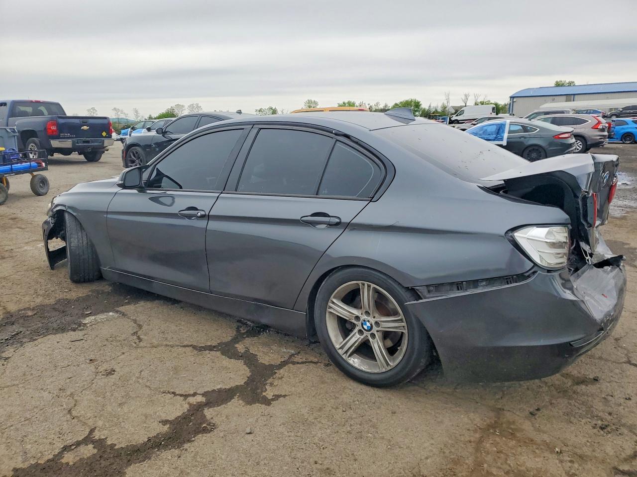 2013 BMW 328 I - zdjęcie 2